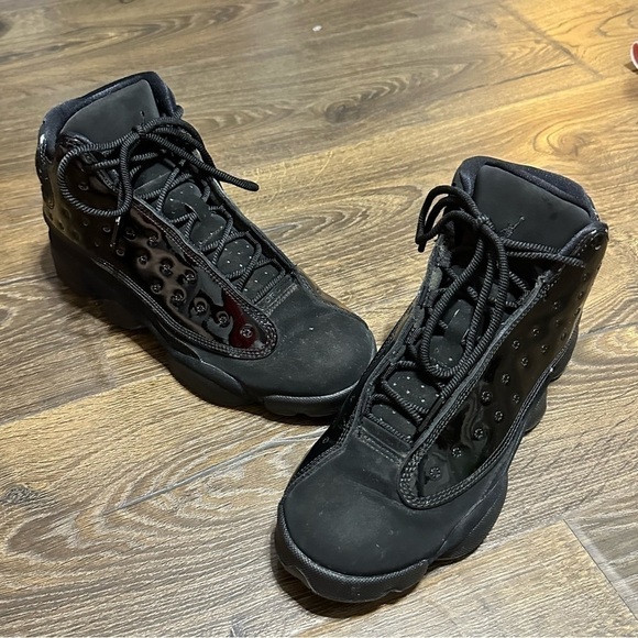 Jordan retro 13 cap and gown size 7Y - Picture 6 of 15